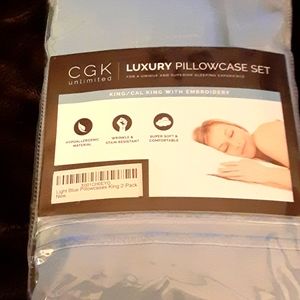 CGK luxury pillowcase set King/Cal King embroidered hypoallergenic blue New